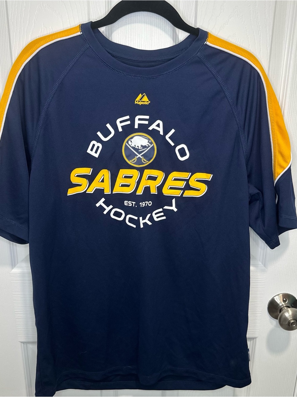 Buffalo Sabres Navy & Gold Hockey T Shirt - Size Large